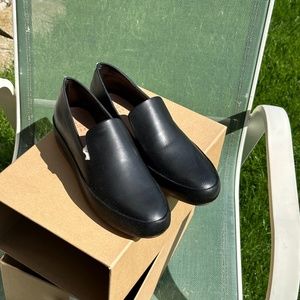 NWT FEIT | Hand Sewn Slipper Tan